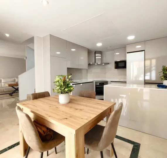 Semi-detached house R5110408