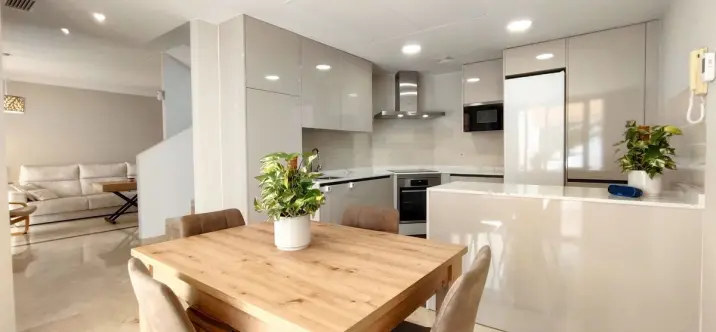 Semi-detached house R5110408 2