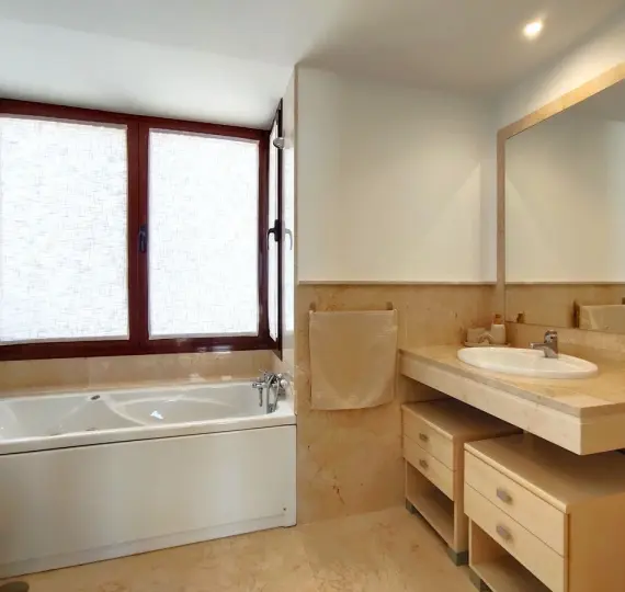 Semi-detached house R5110408