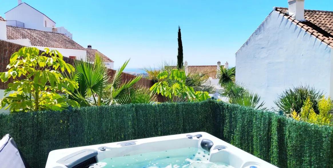 Sale of semi-detached house in Casares 10