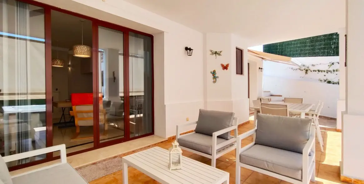 Sale of semi-detached house in Casares 17