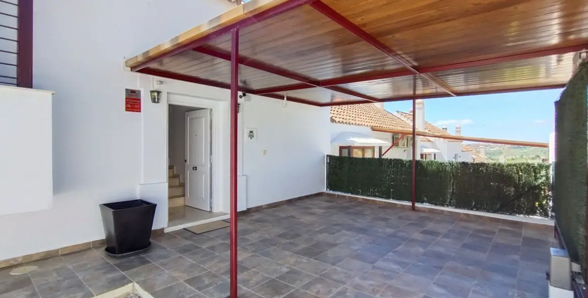 Sale of semi-detached house in Casares 20