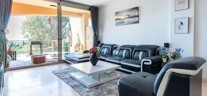 Sale of middle floor apartment in Selwo 1