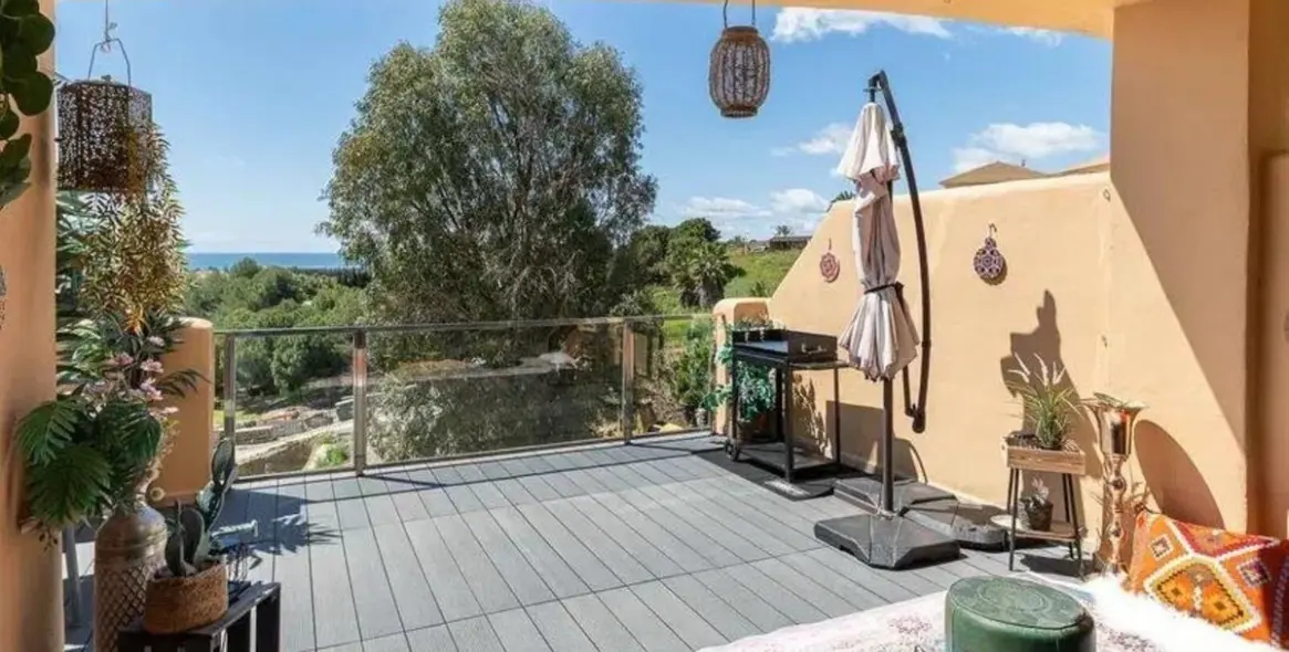 Sale of middle floor apartment in Selwo 4