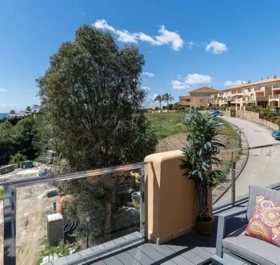 Sale of middle floor apartment in Selwo