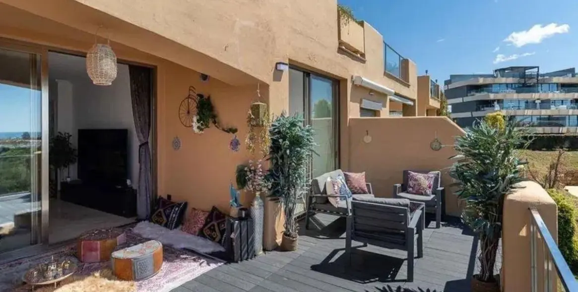 Sale of middle floor apartment in Selwo 6