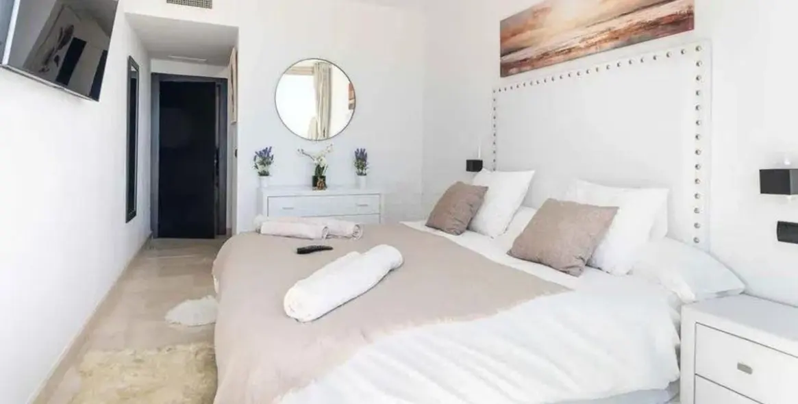 Sale of middle floor apartment in Selwo 15