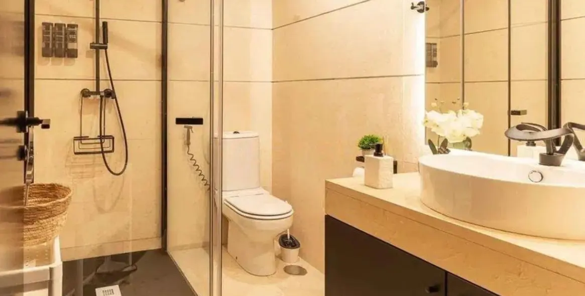 Sale of middle floor apartment in Selwo 18