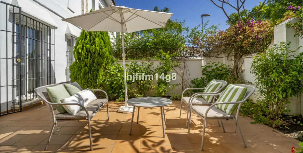 Sale of ground floor apartment in Nueva Andalucía 1