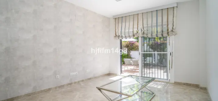 Venta de apartamento en planta baja en Nueva Andalucía 4