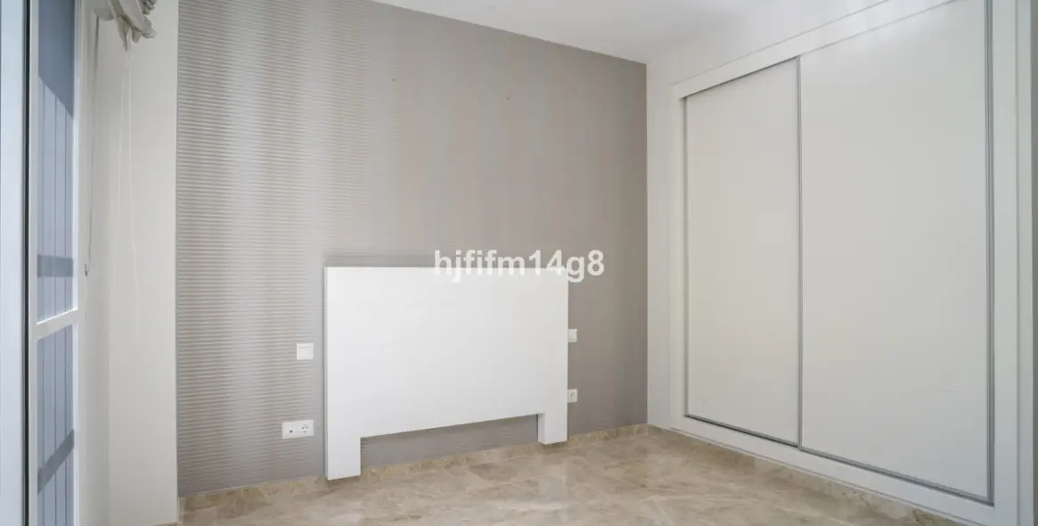 Sale of ground floor apartment in Nueva Andalucía 14