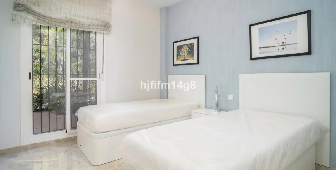 Sale of ground floor apartment in Nueva Andalucía 16