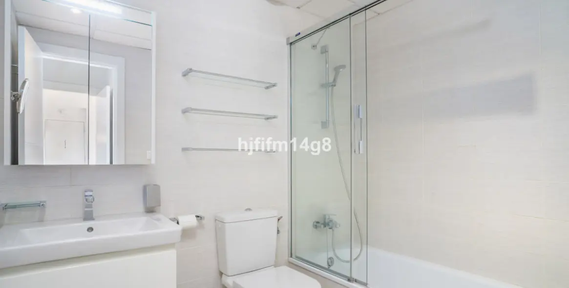 Sale of ground floor apartment in Nueva Andalucía 18