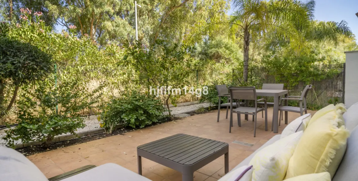 Sale of ground floor apartment in Nueva Andalucía 19