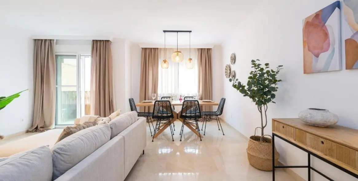 Sale of middle floor apartment in Centro Ciudad 5