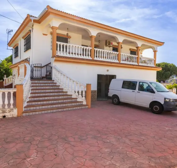 Sale of detached villa in Alhaurín de la Torre