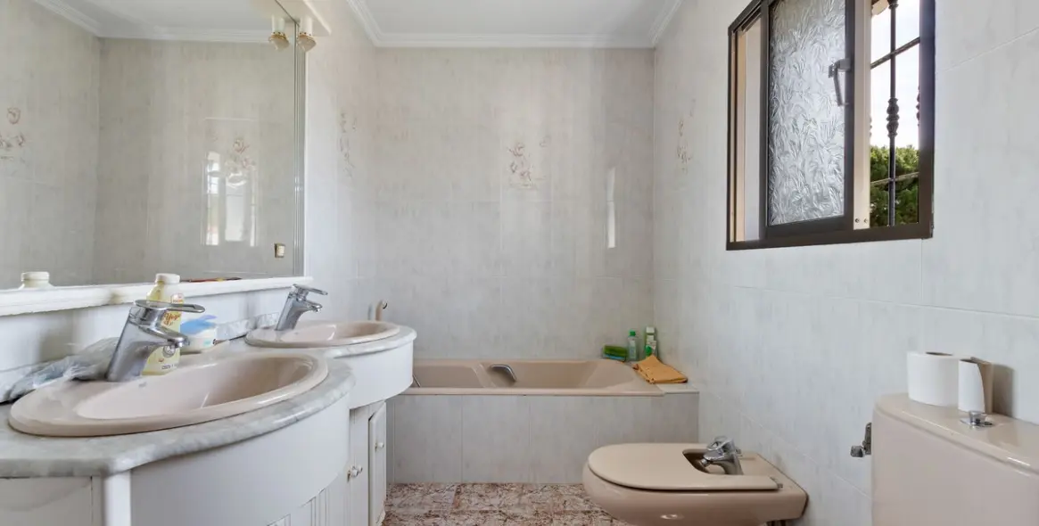 Sale of detached villa in Alhaurín de la Torre 9