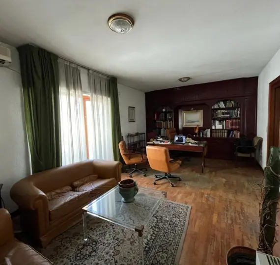 Продажа апартаментов на среднем этаже в Marbella