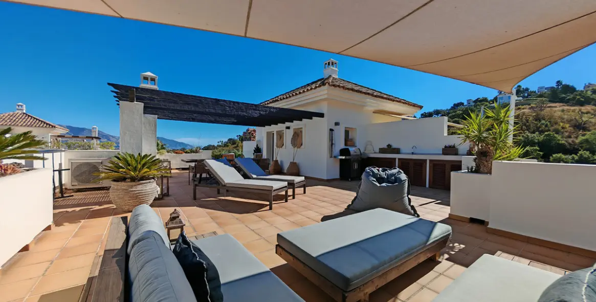 Продажа апартаментов на среднем этаже в La Mairena 1