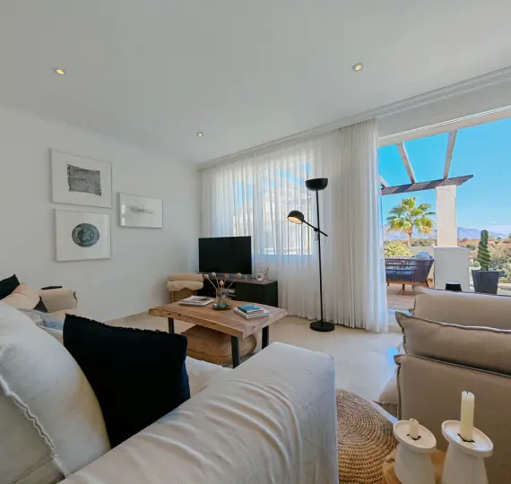 Продажа апартаментов на среднем этаже в La Mairena