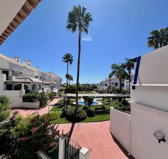 Продажа апартаментов на среднем этаже в Marbella