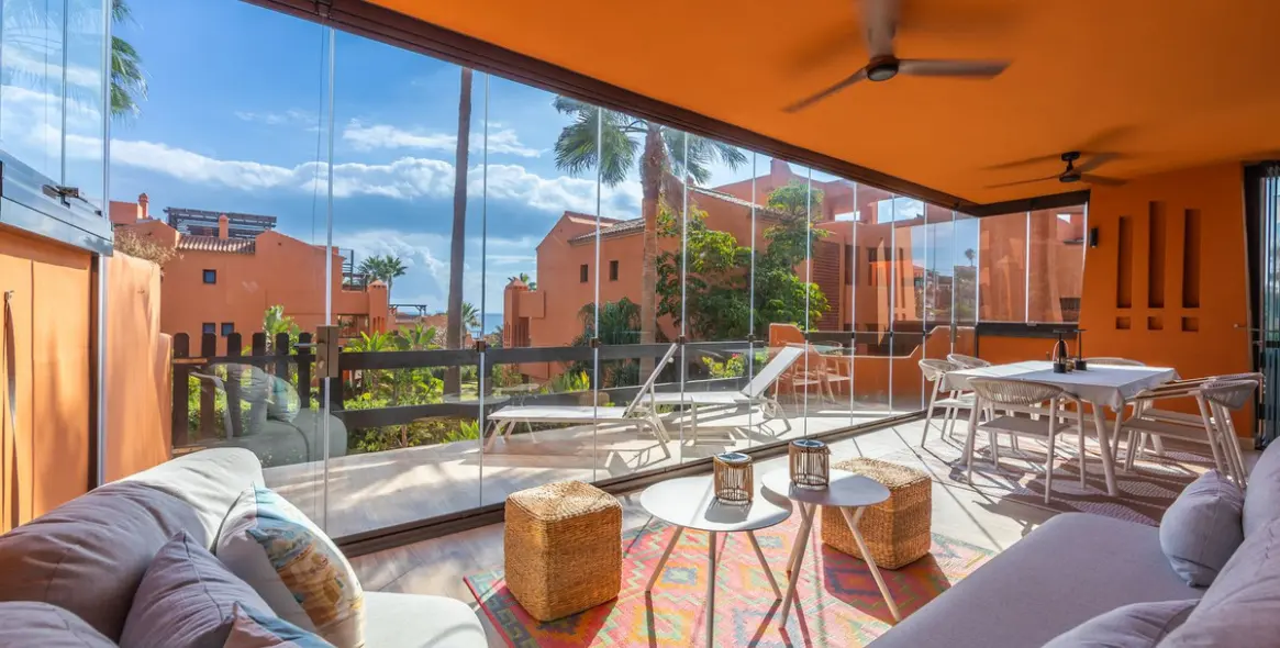 Продажа апартаментов на первом этаже в Estepona 1