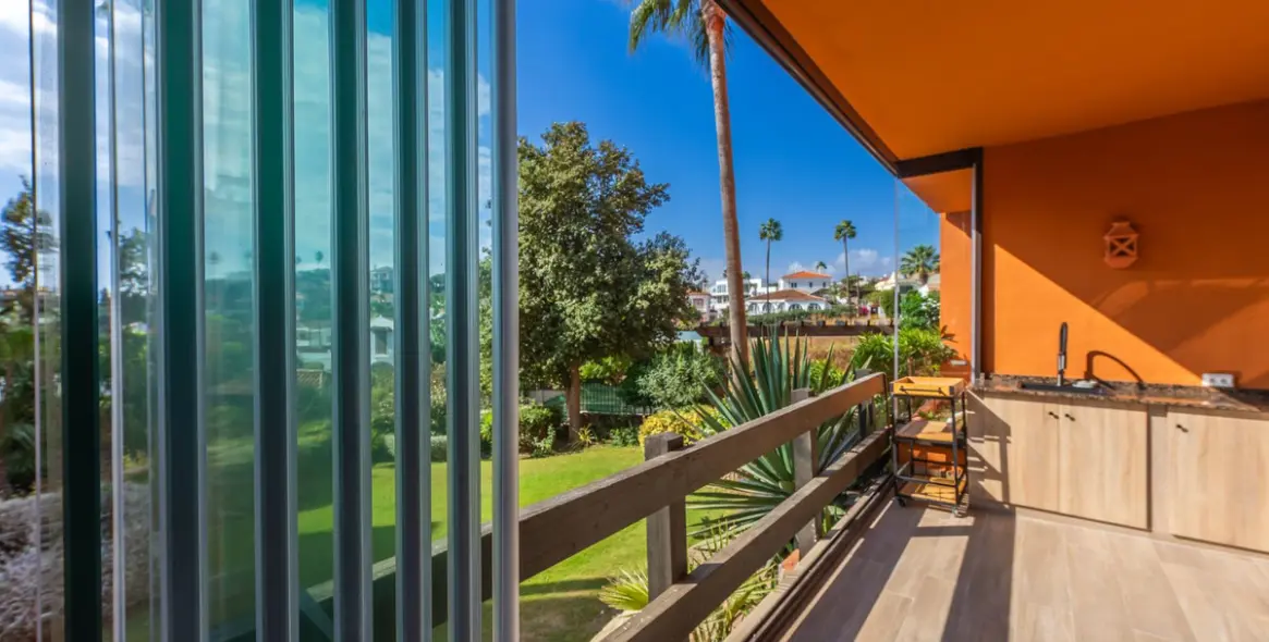 Продажа апартаментов на первом этаже в Estepona 10