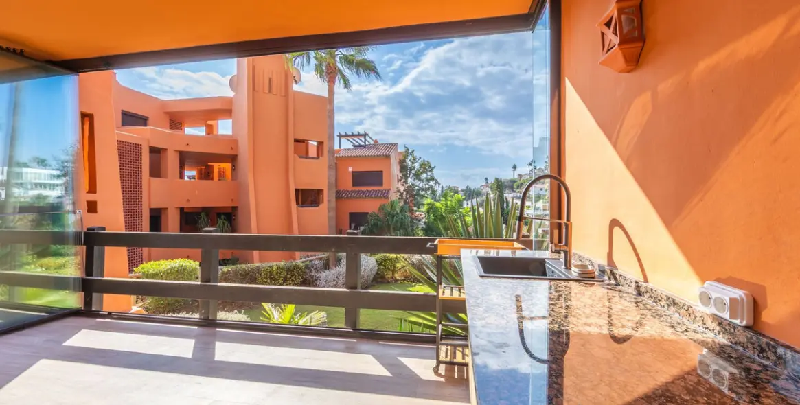 Продажа апартаментов на первом этаже в Estepona 13