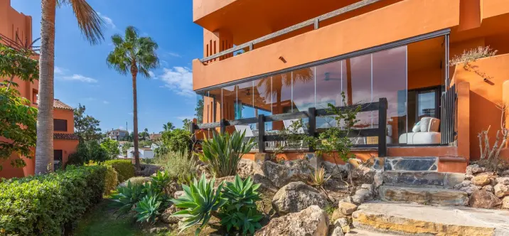 Продажа апартаментов на первом этаже в Estepona 2