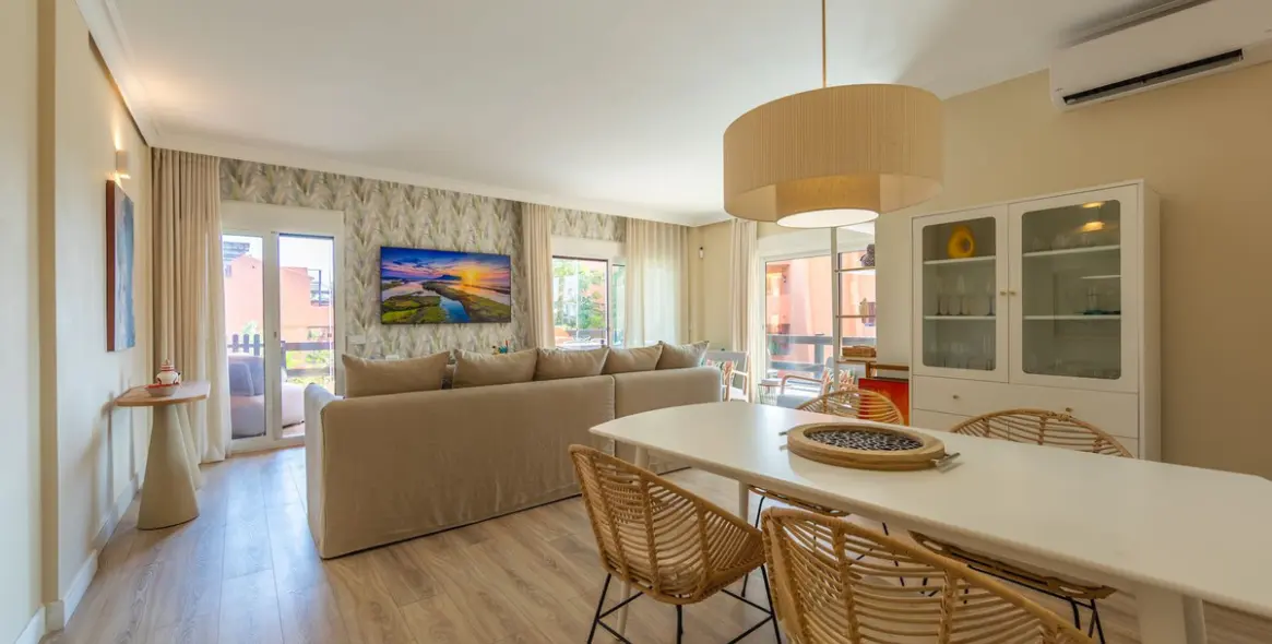 Продажа апартаментов на первом этаже в Estepona 4