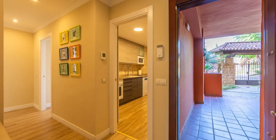 Продажа апартаментов на первом этаже в Estepona 24