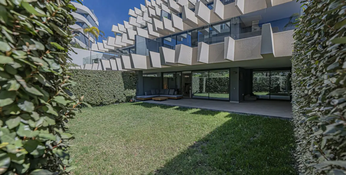 Sale of ground floor apartment in Selwo 9