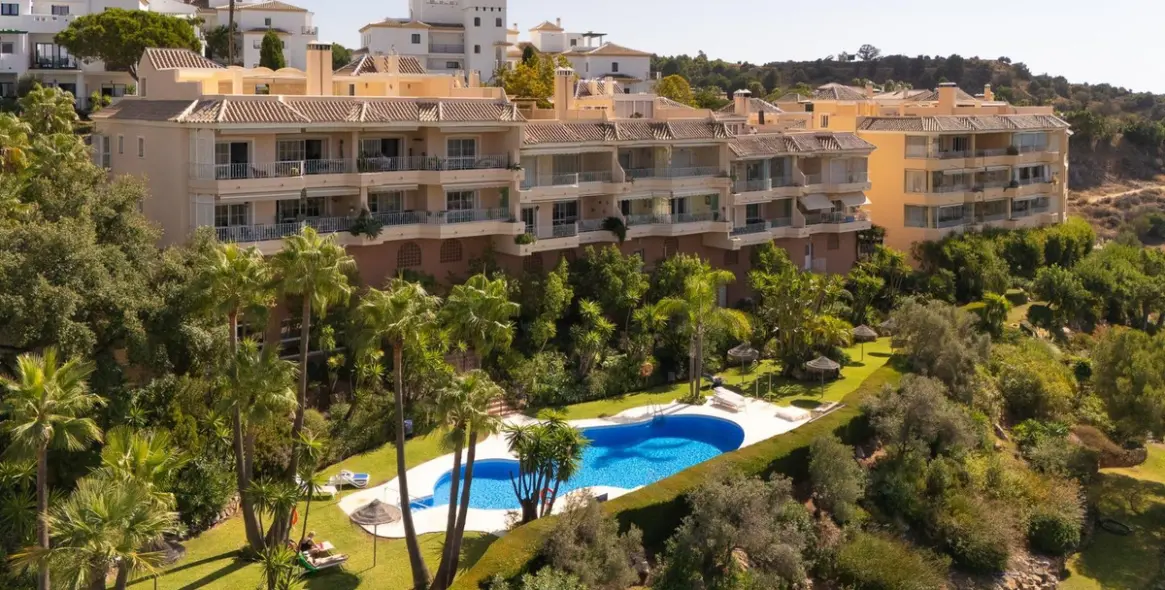 Продажа двухуровневых апартаментов в Alhaurín el Grande 1