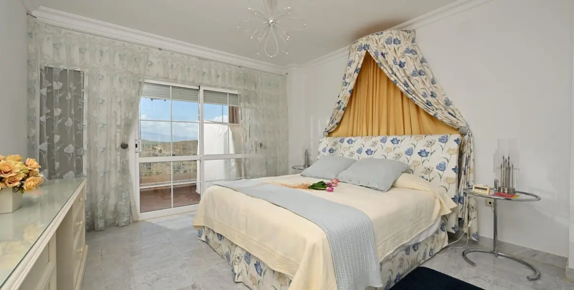 Продажа двухуровневых апартаментов в Alhaurín el Grande 5