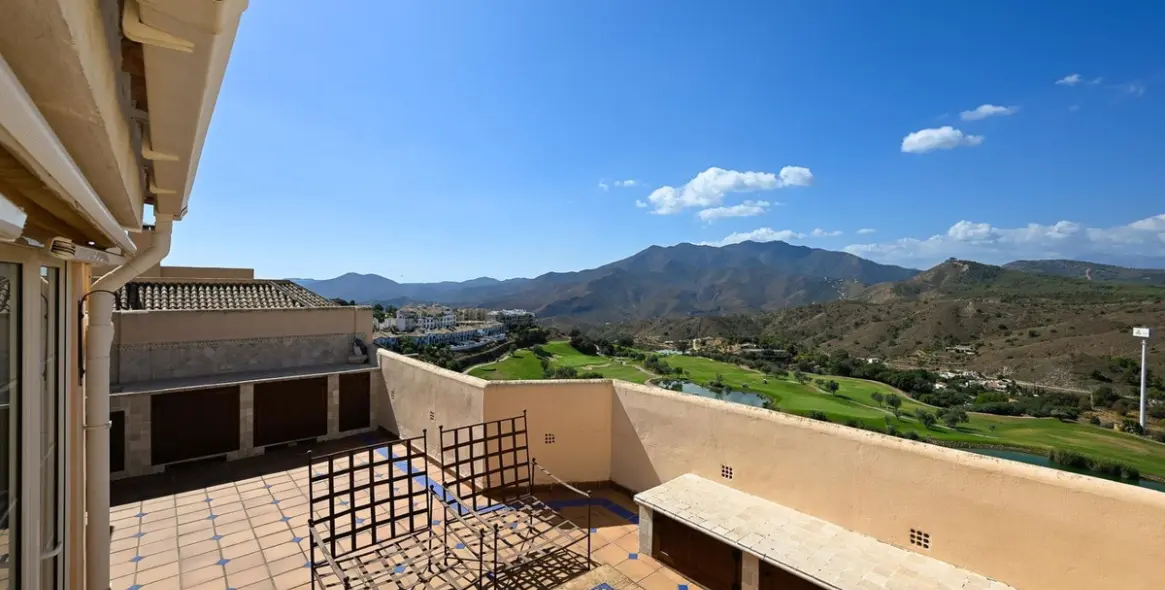 Продажа двухуровневых апартаментов в Alhaurín el Grande 17