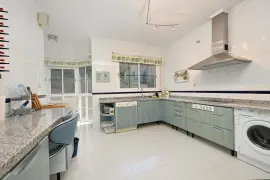 Image 10 thumb