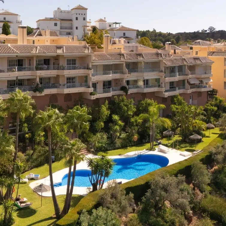 Продажа двухуровневых апартаментов в Alhaurín el Grande