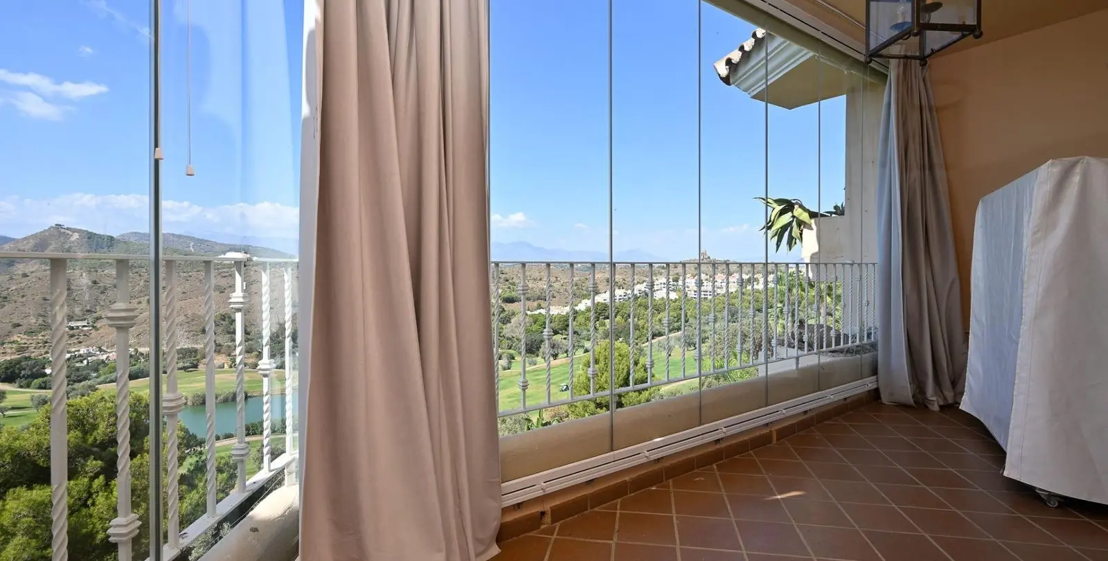 Продажа двухуровневых апартаментов в Alhaurín el Grande 32