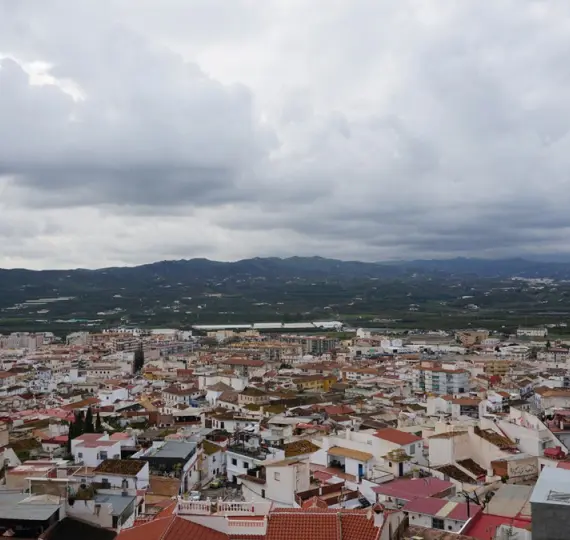 Sale of middle floor apartment in Vélez-Málaga