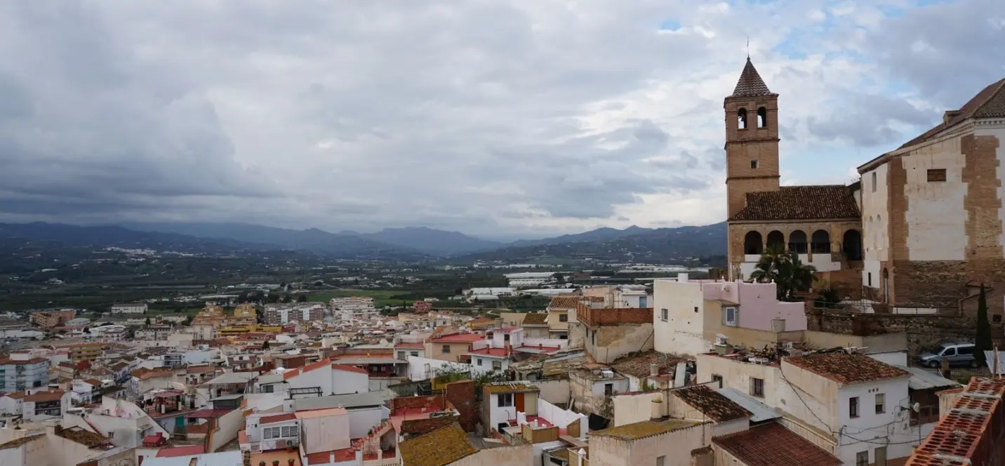 Venta de apartamento en planta media en Vélez-Málaga 1