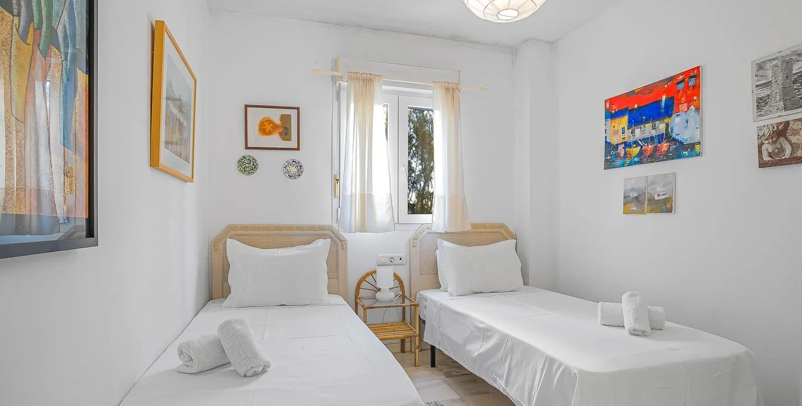 Venta de apartamento en planta media en Calahonda 13