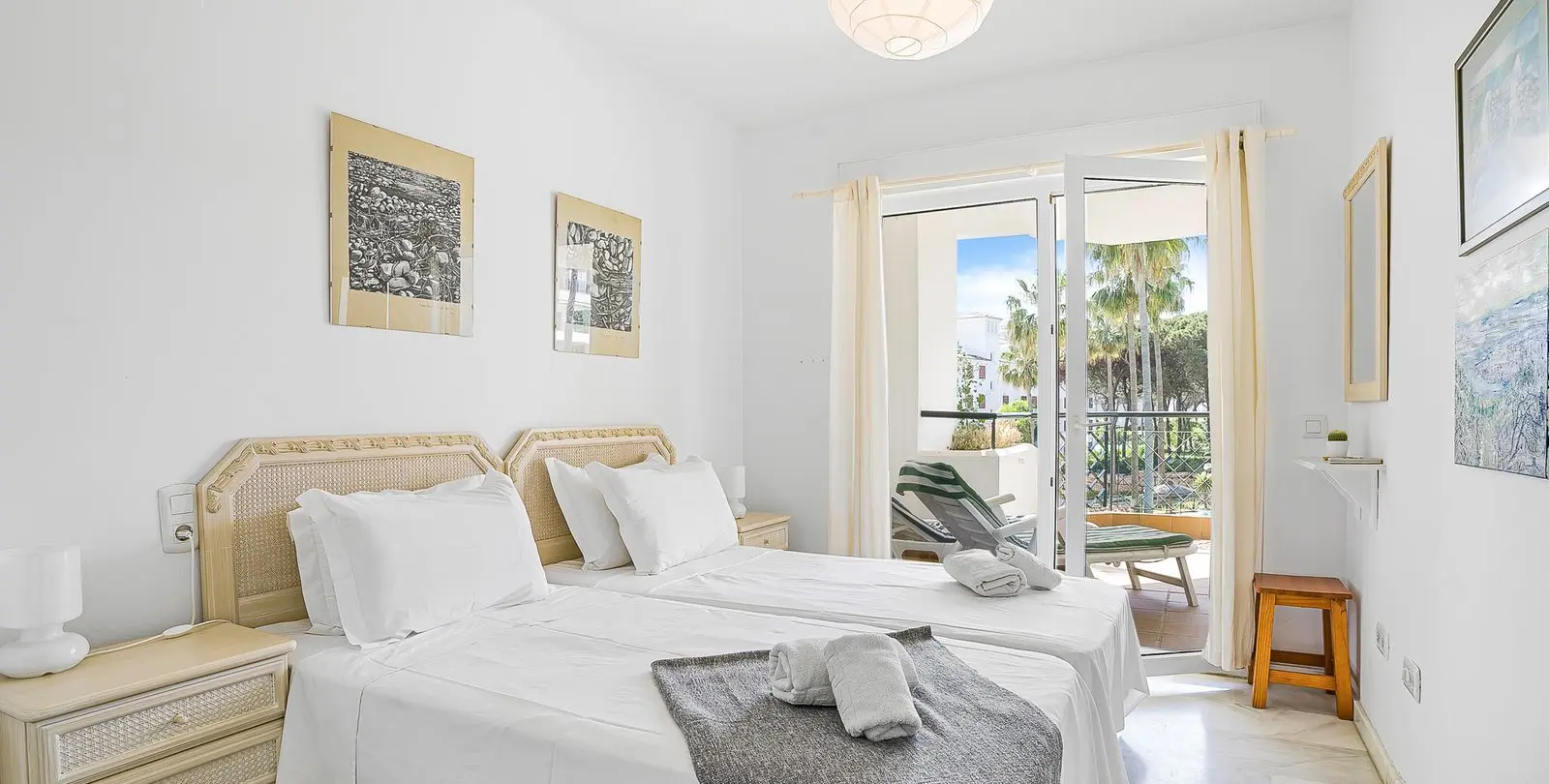 Venta de apartamento en planta media en Calahonda 14