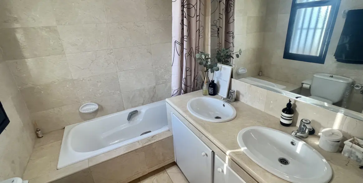 Sale of townhouse in Costalita 24