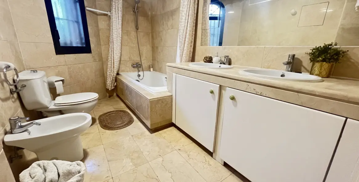 Sale of townhouse in Costalita 25