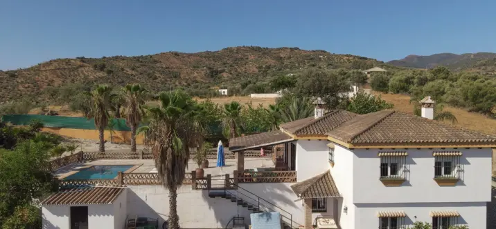 Sale of detached villa in Guaro 0