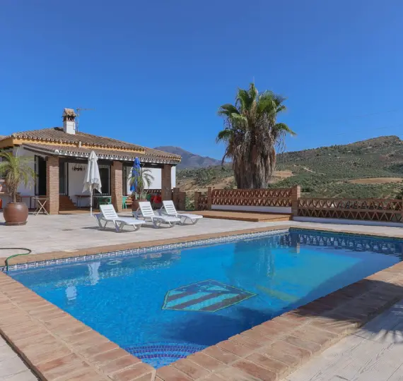 Sale of detached villa in Guaro