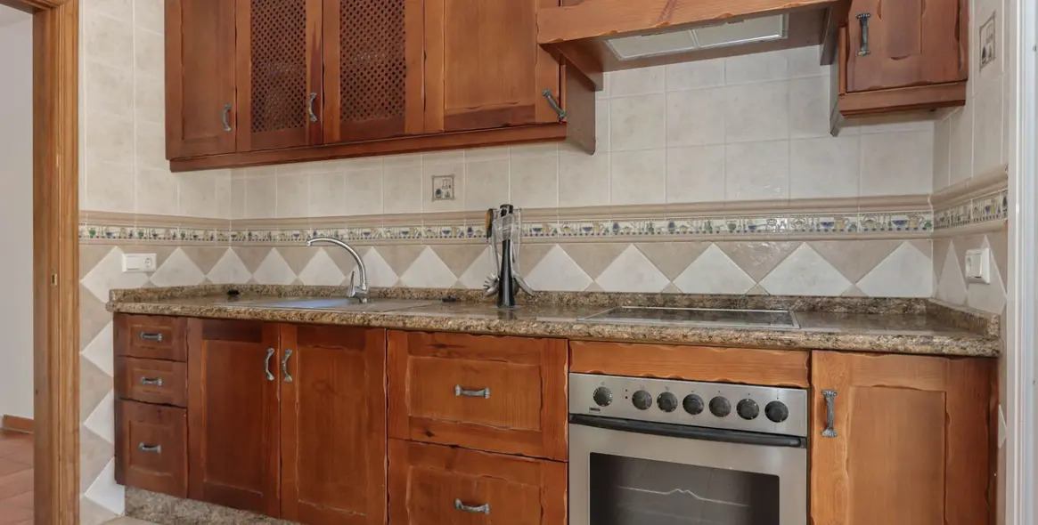 Sale of detached villa in Guaro 4