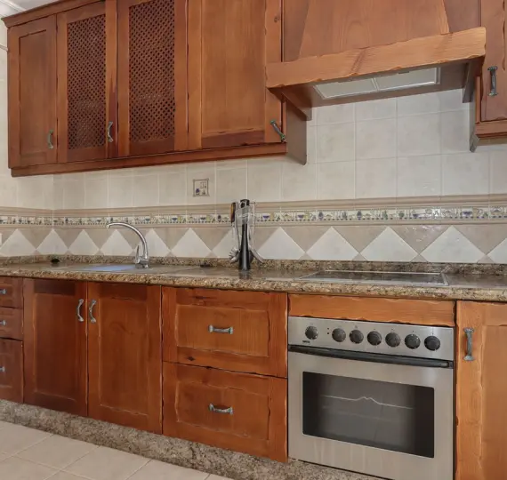 Sale of detached villa in Guaro