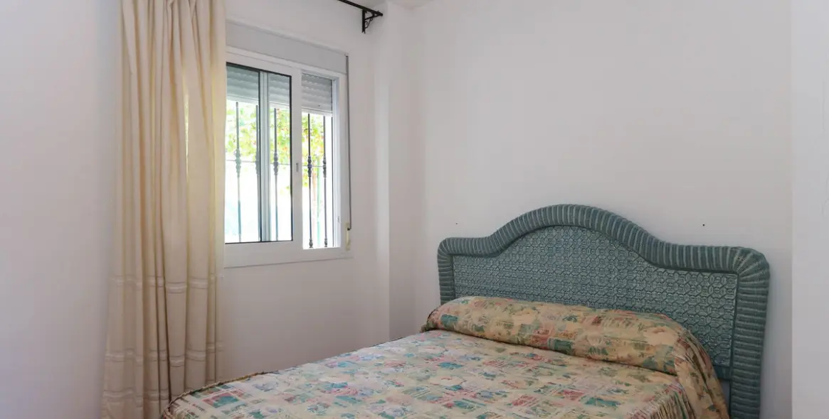 Sale of detached villa in Guaro 21