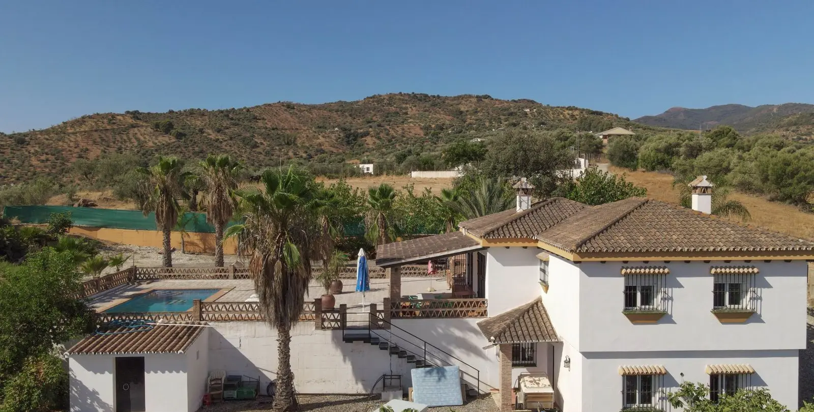 Venta de villa independiente en Guaro 1